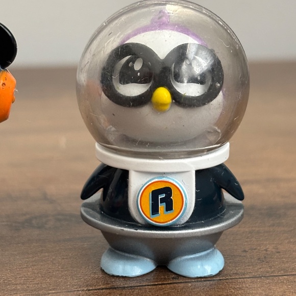 Lot 4 RYAN'S WORLD toy figures GALAXY EXPLORERS Alien, Penguin, Shark, Bear - Picture 7 of 10